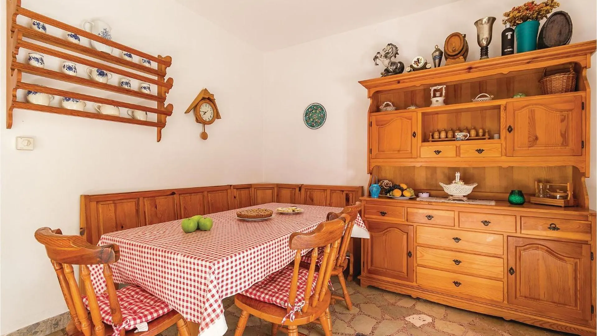 2 Bedroom Lovely Apartment In Pula Kroatien