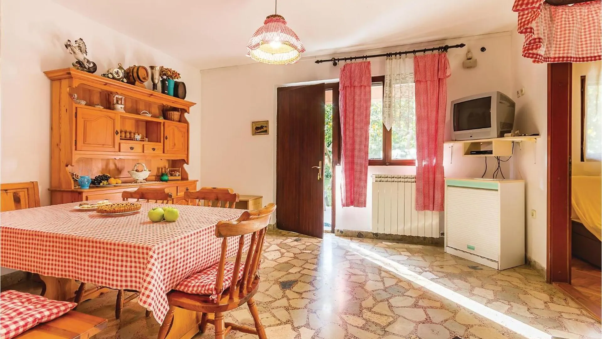 2 Bedroom Lovely Apartment In Pula 0*,  Kroatien